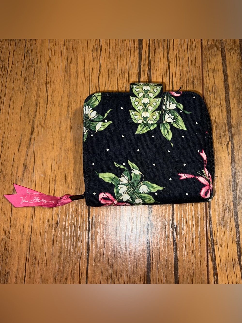 VTG/Retired Vera Bradley New Hope Breast Cancer Ribbon Print Bifold Zip Wallet